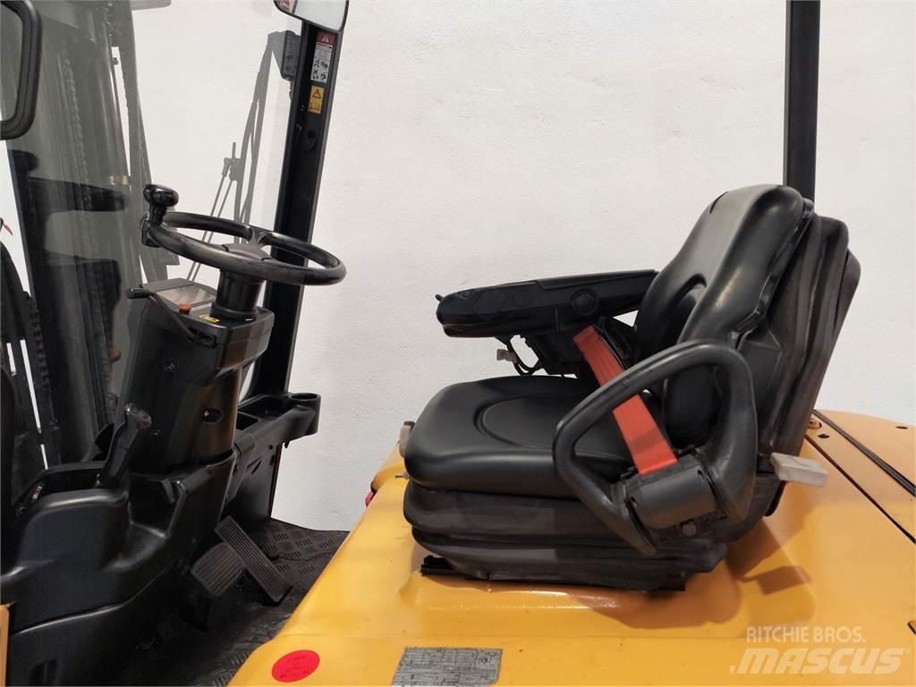 CAT EP25K PAC Chariots élévateurs électriques
