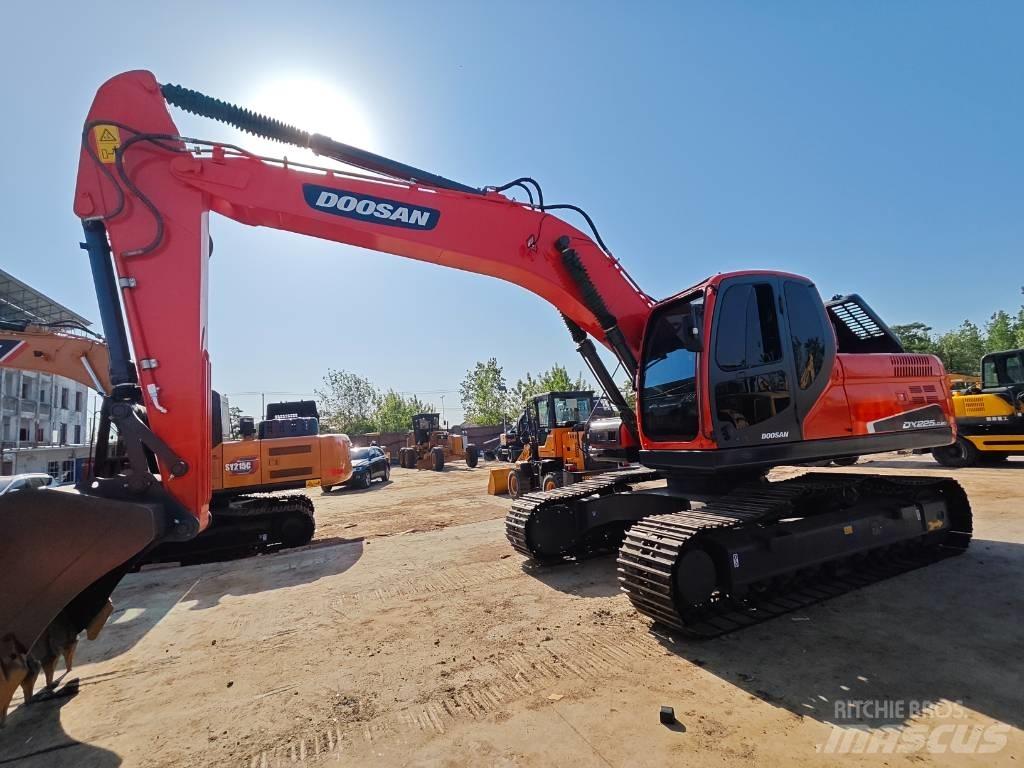 Doosan DX 225 LC Pelle sur chenilles