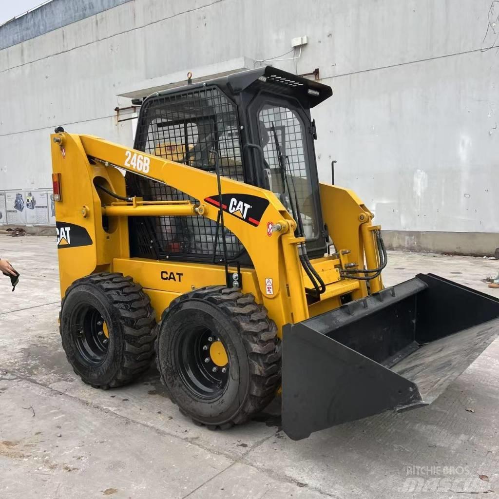 CAT 246 B Mini chargeuse