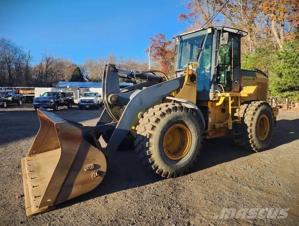 John Deere 624 J Chargeuse sur pneus