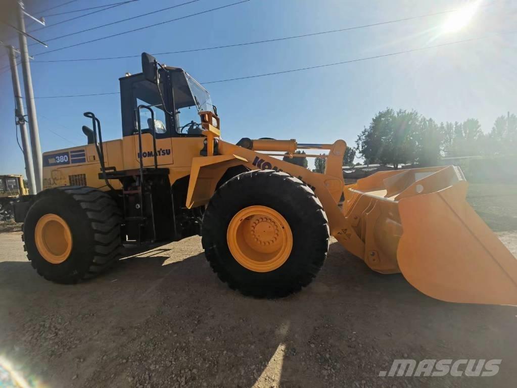Komatsu WA 380 Chargeuse sur pneus