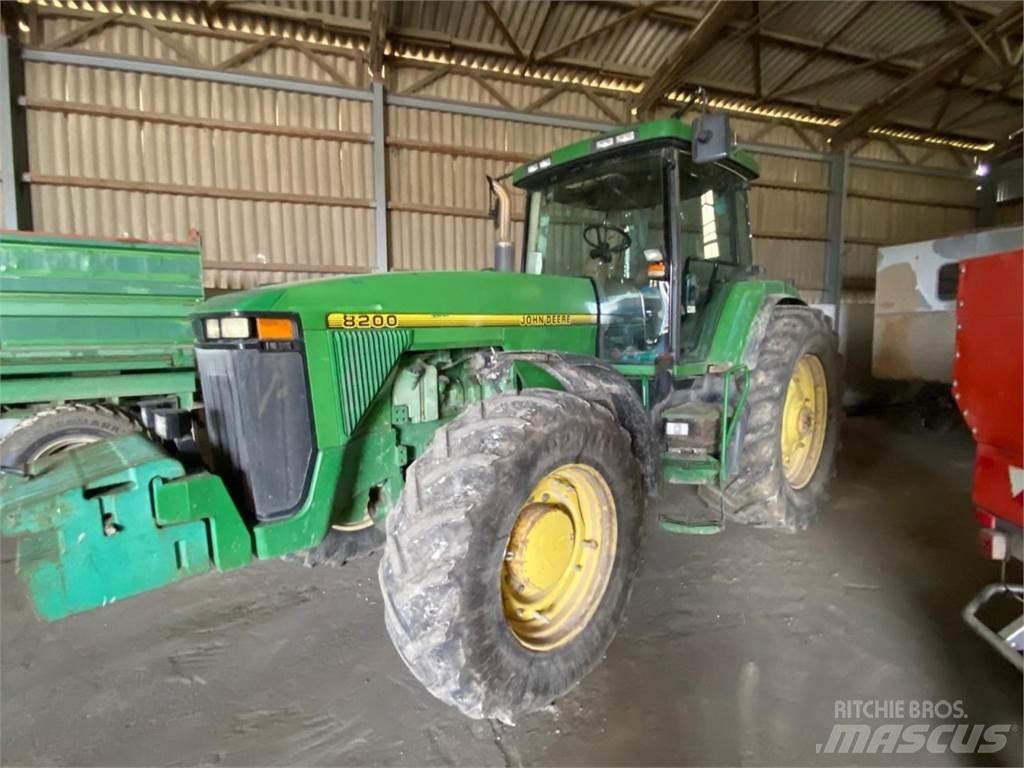 John Deere 8200 Tracteur