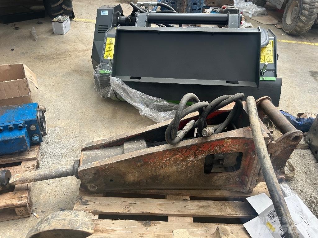 New Holland FB 200 Tractopelle