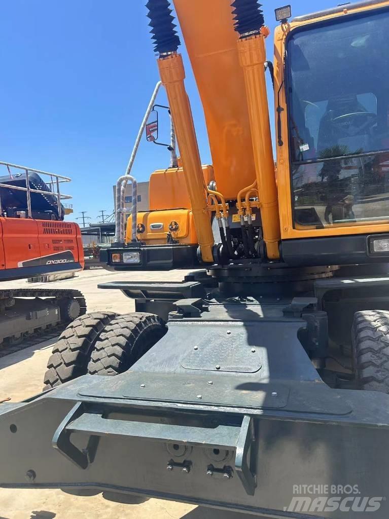 Hyundai R210W-9 Pelle sur pneus