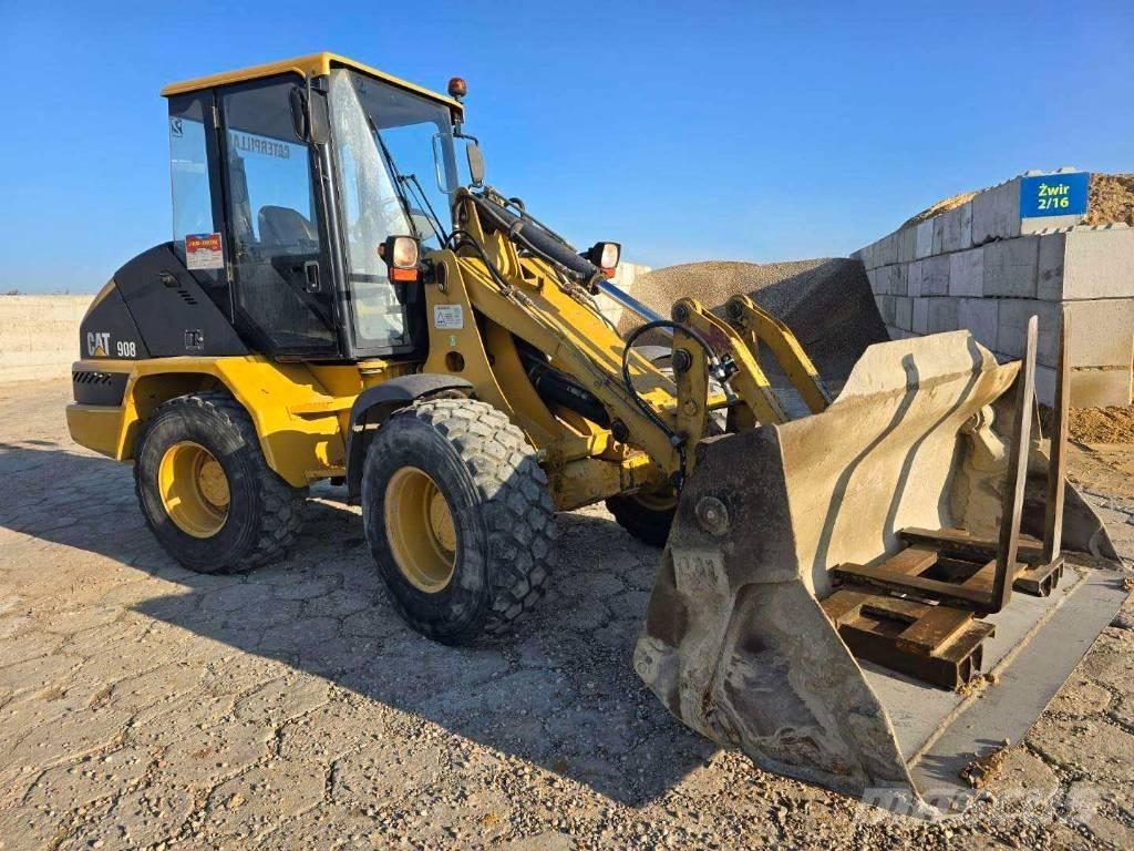 CAT 908 Chargeuse sur pneus