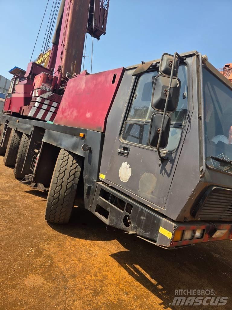 Krupp KMK 5110 Grues tout terrain