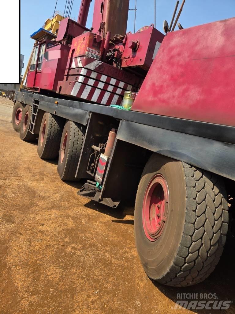 Krupp KMK 5110 Grues tout terrain