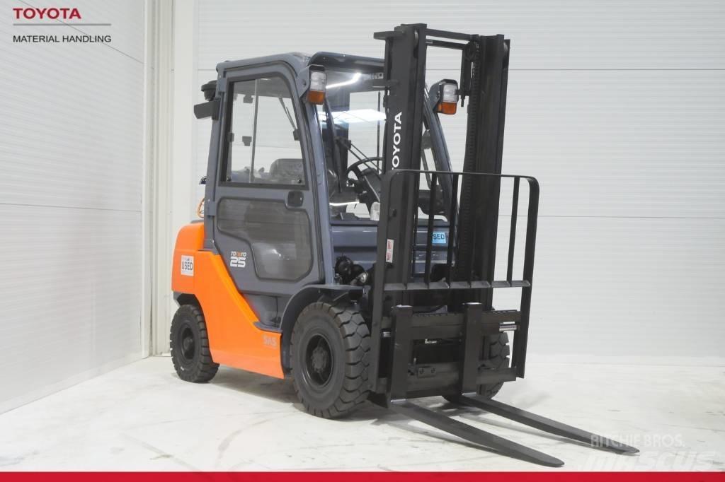 Toyota 02-8 FGF 25 Chariots GPL