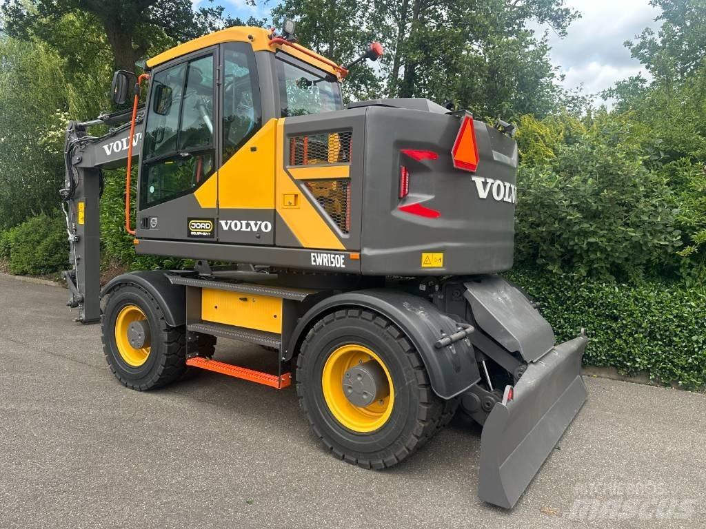 Volvo EWR 150 E Pelle sur pneus