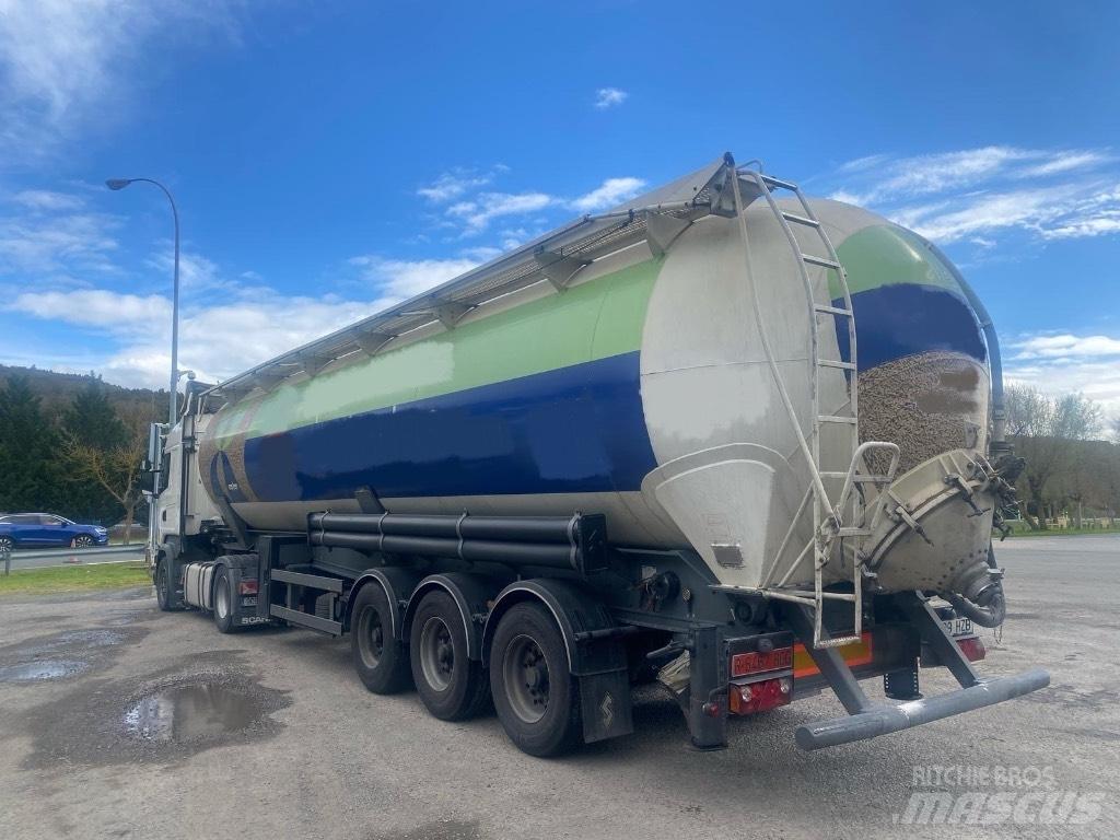 Spitzer SK2460CAL Semi remorque citerne