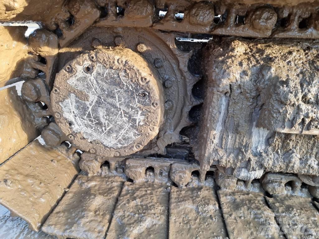 JCB JS 145 LC Pelle sur chenilles