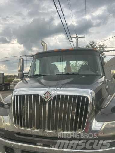 International 4400 Tracteur routier