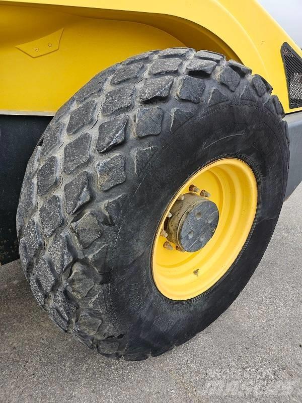 Bomag BW 213 D H-4 Rouleaux monocylindre