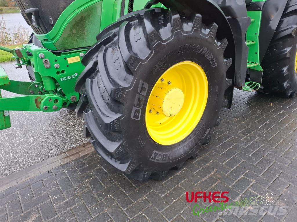 John Deere 6215 R Tracteur