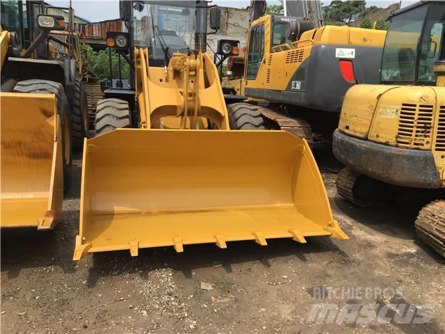 SEM 630B Tractopelle