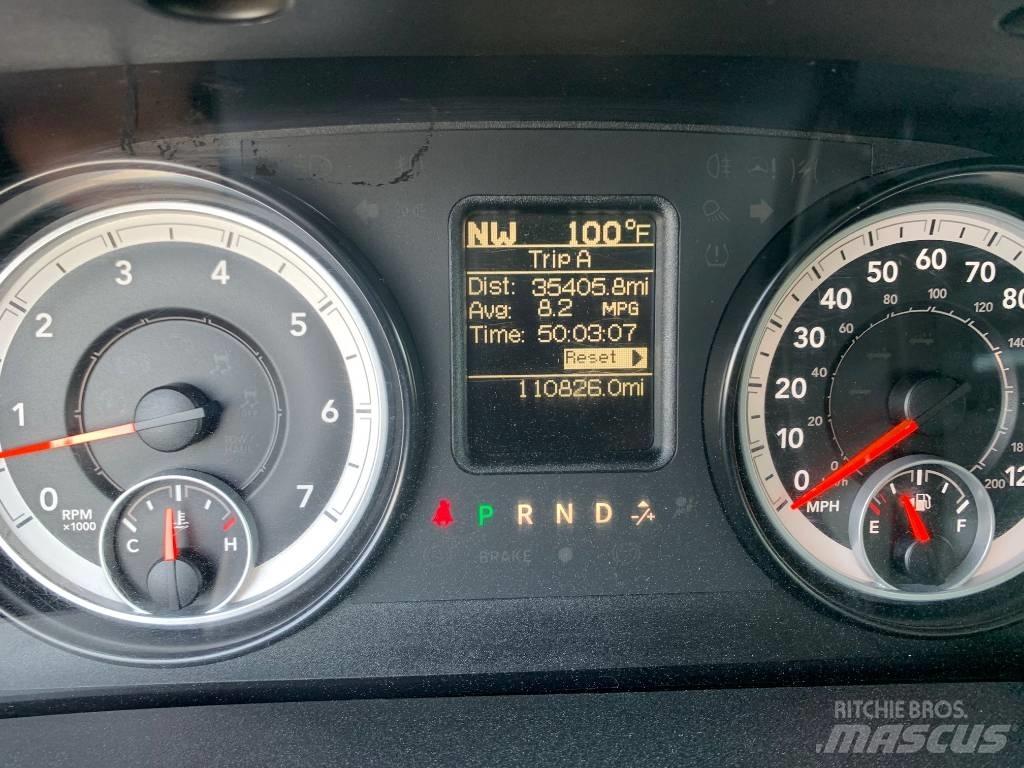 RAM 3500 TRADESMAN Camion plateau