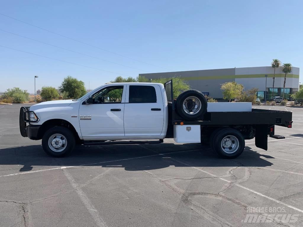 RAM 3500 TRADESMAN Camion plateau