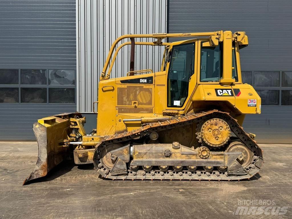 CAT D6N Bouteurs sur chenilles
