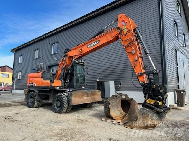Doosan DX 170 W Pelle sur pneus