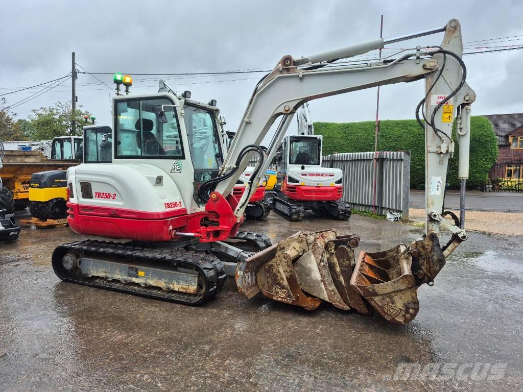 Takeuchi TB 250 Mini pelle < 7t