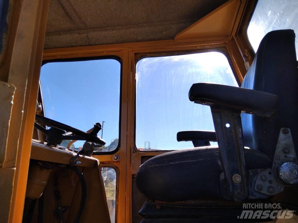 Bomag BW 212 Rouleaux monocylindre