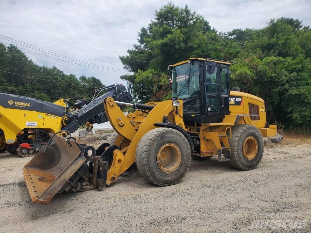 CAT 926M Chargeuse sur pneus