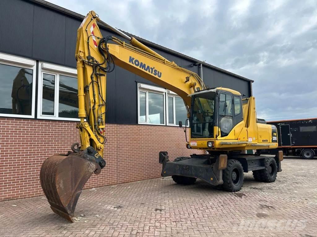 Komatsu PW200 Pelle sur pneus