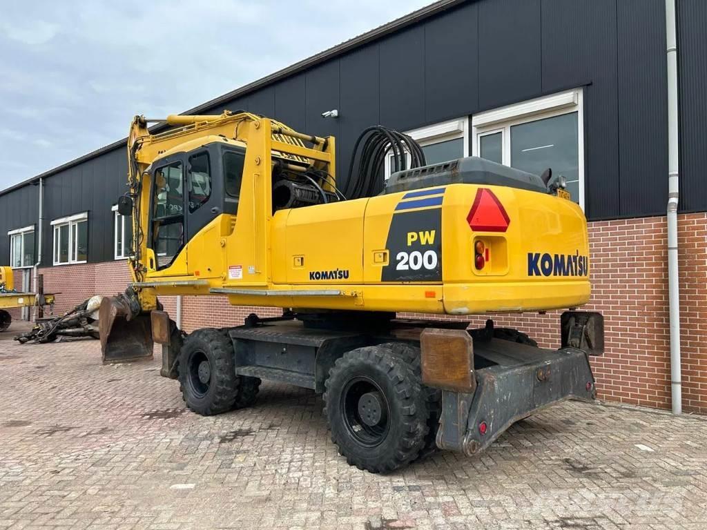 Komatsu PW200 Pelle sur pneus