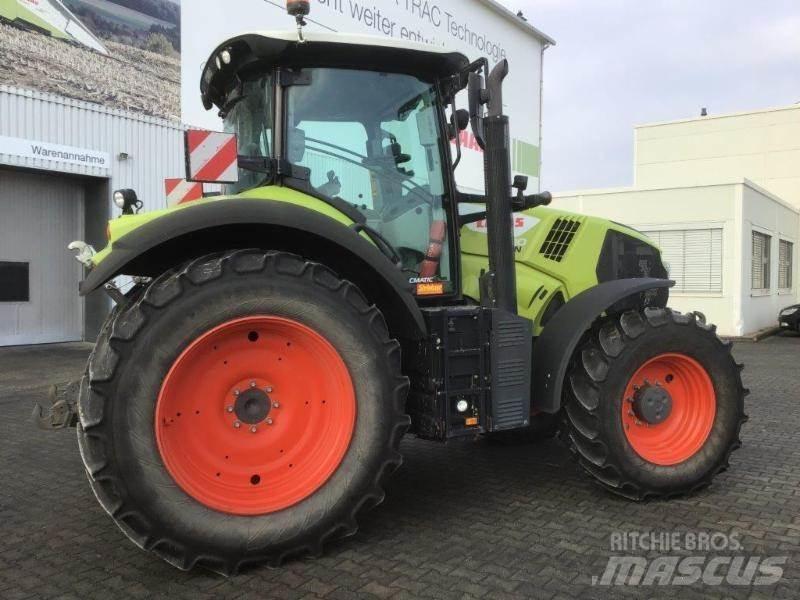 CLAAS AXION 810 Tracteur