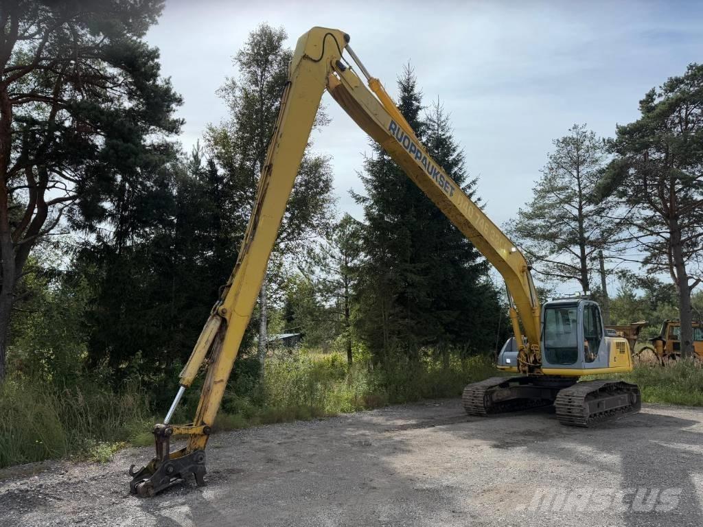 New Holland E 215 Pelle longue portée