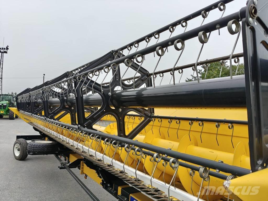 New Holland CX 8.90 Moissonneuse batteuse