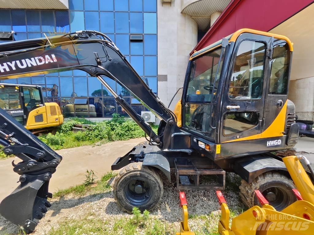 Hyundai Robex 60 W Pelle sur pneus