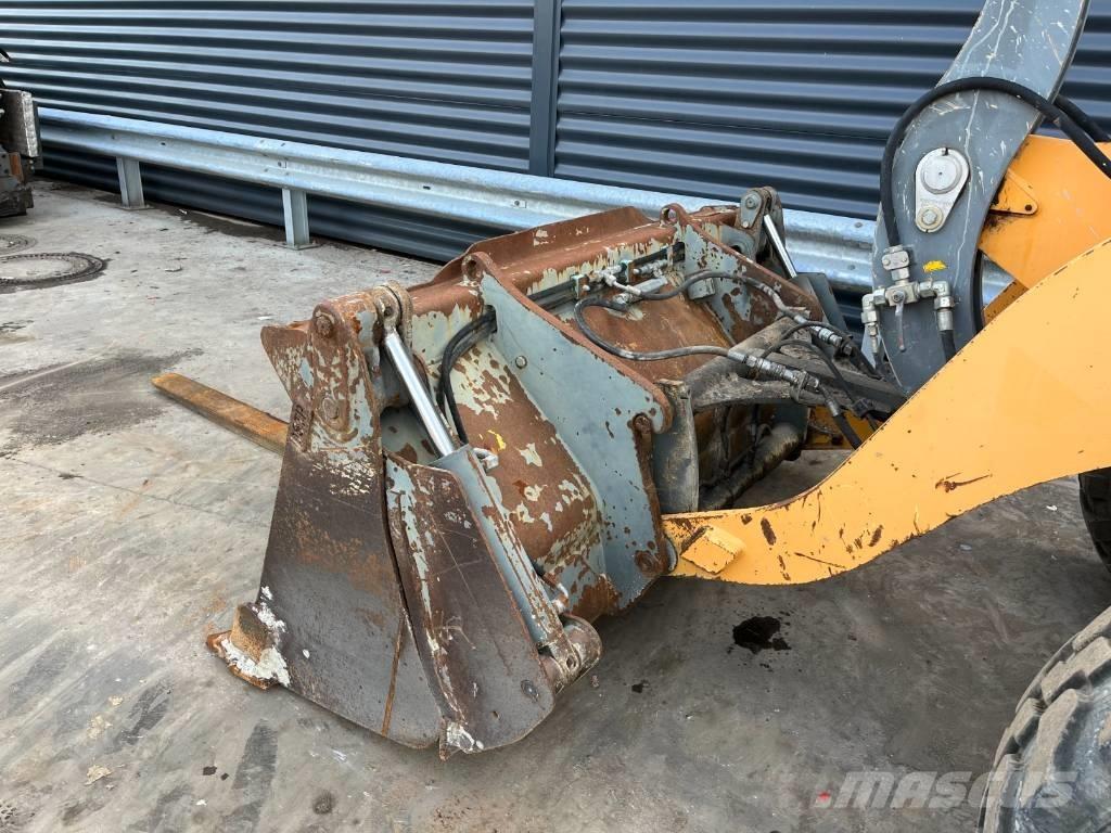 Liebherr L 506 Chargeuse sur pneus