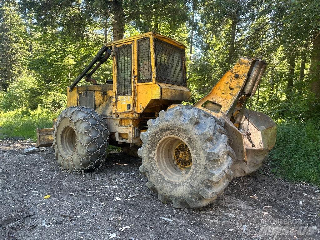 John Deere 540 E Débusqueur