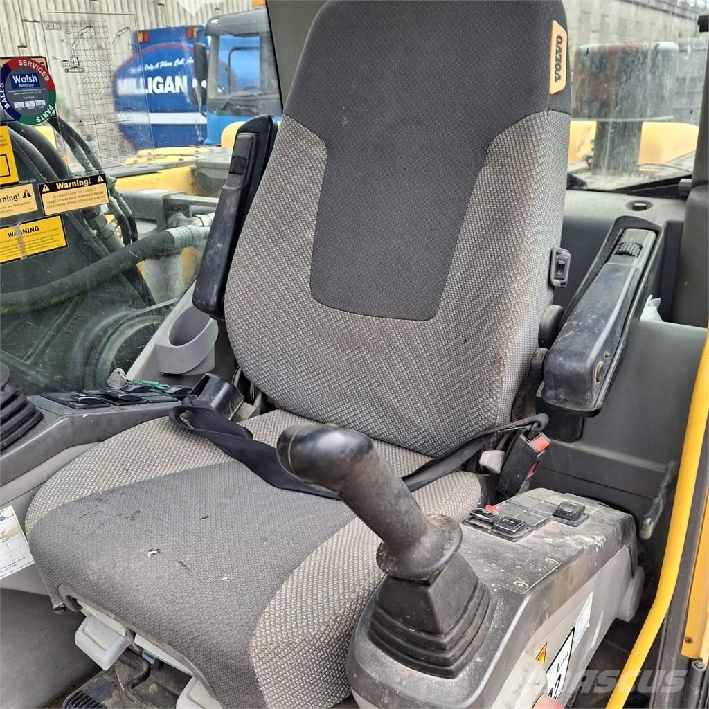 Volvo EC 210 C L Pelle sur chenilles