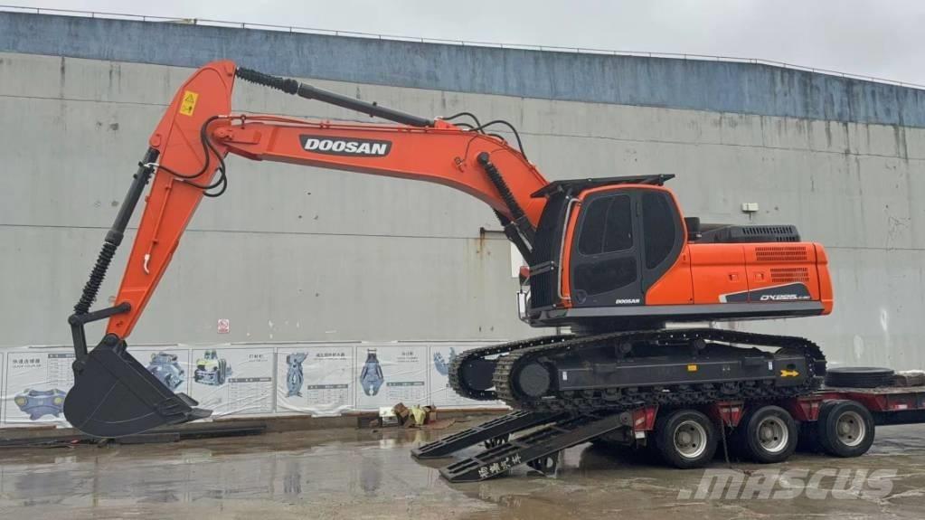 Doosan DX 225 LCA Pelle sur chenilles