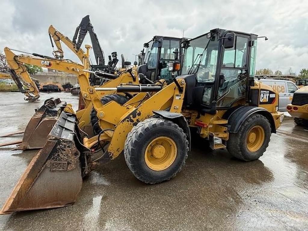 CAT 908M Chargeuse sur pneus