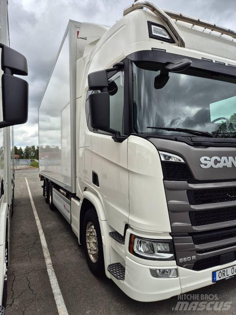 Scania 560R Camion Fourgon
