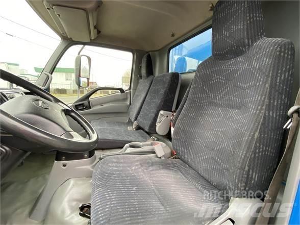 Hino 195 Camion de livraison de boisson