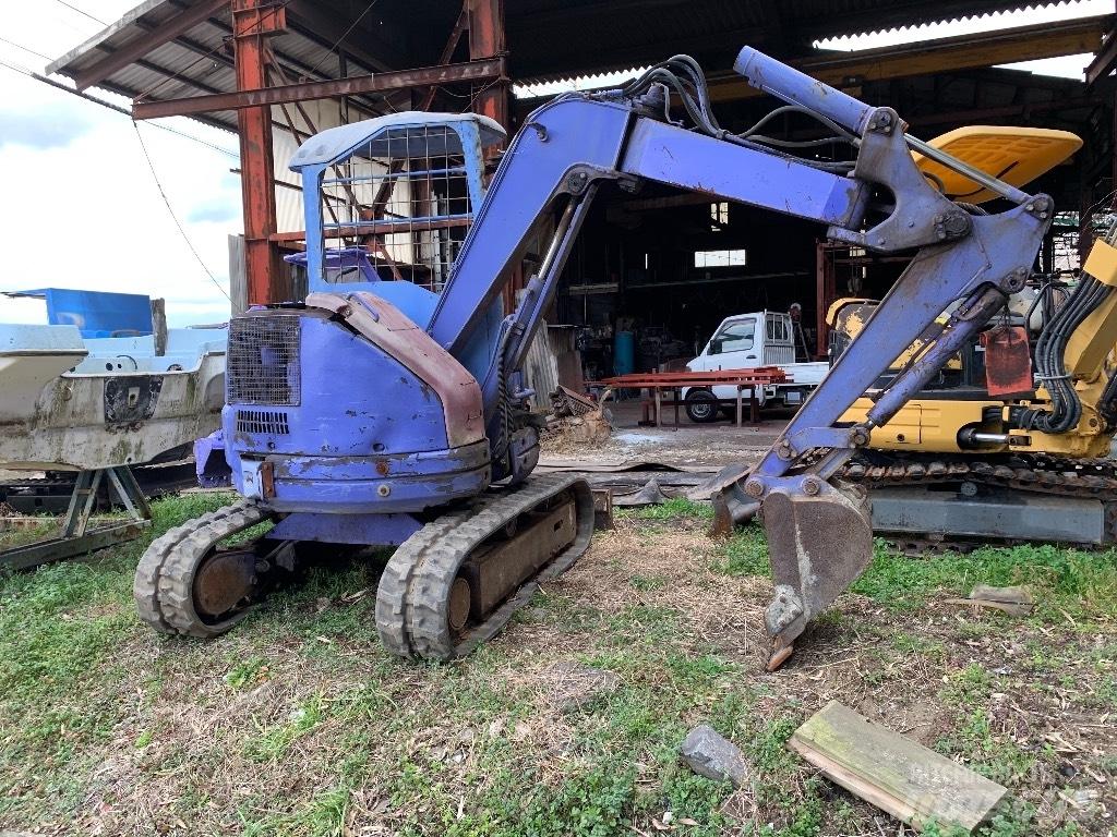 Komatsu PC28UU-2 Mini pelle < 7t