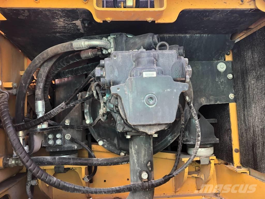 Komatsu 350 Pelle sur chenilles