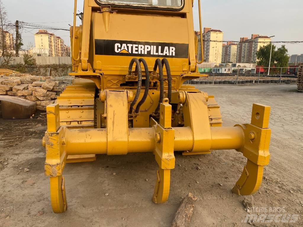 CAT D 6 D Bouteurs sur chenilles