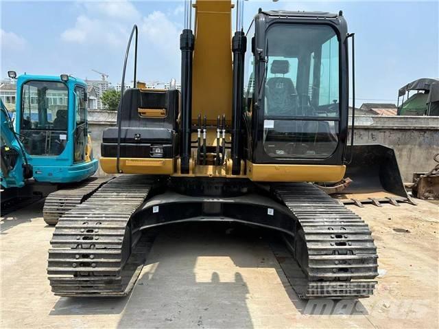 CAT 320 D Pelle sur chenilles