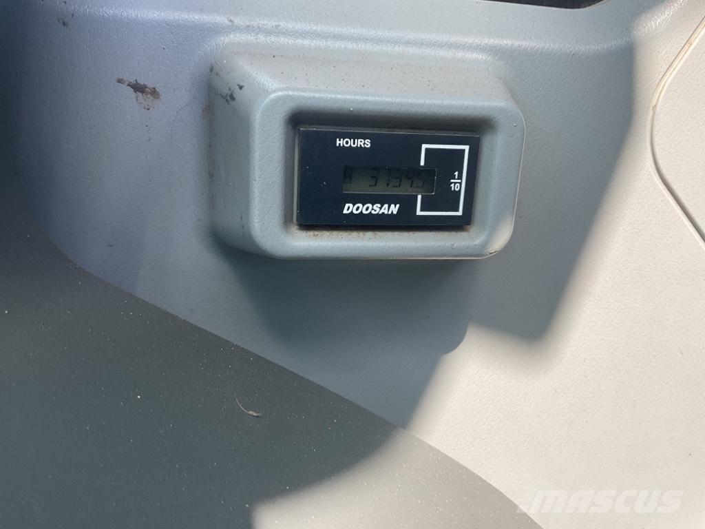 Doosan DX140LCR Pelle sur chenilles
