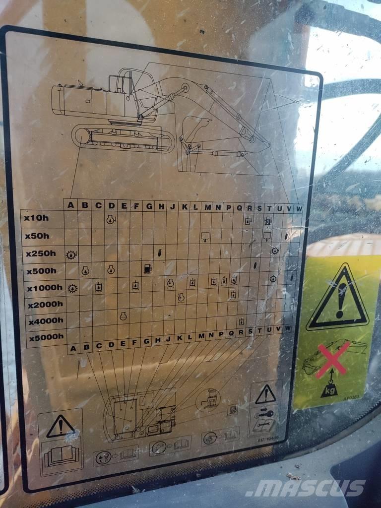 JCB JS 240 N LC Pelle sur chenilles