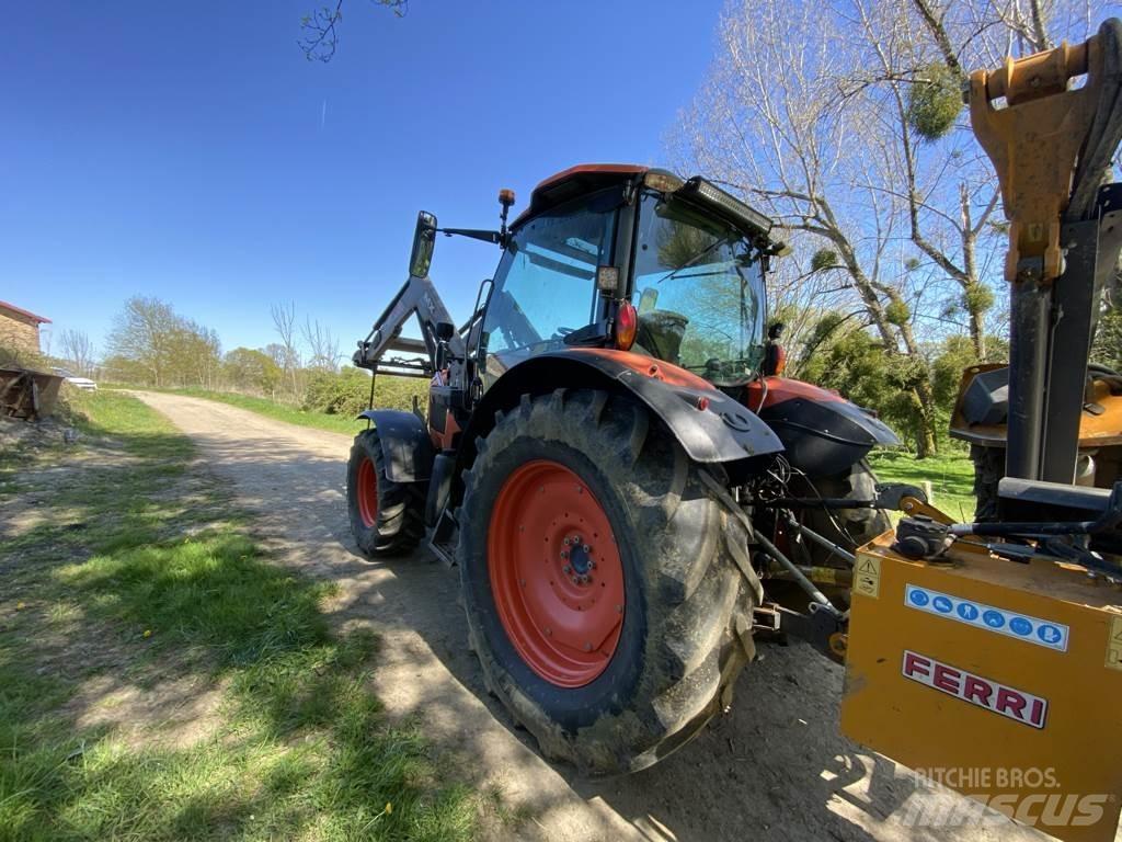 Kubota M135GX Tracteur