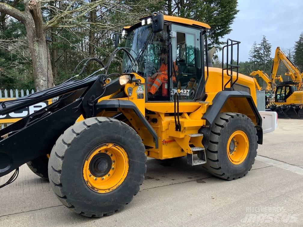 JCB 437 HT Chargeuse sur pneus