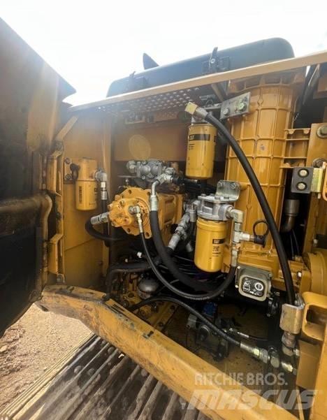 CAT 318 B Pelle sur chenilles
