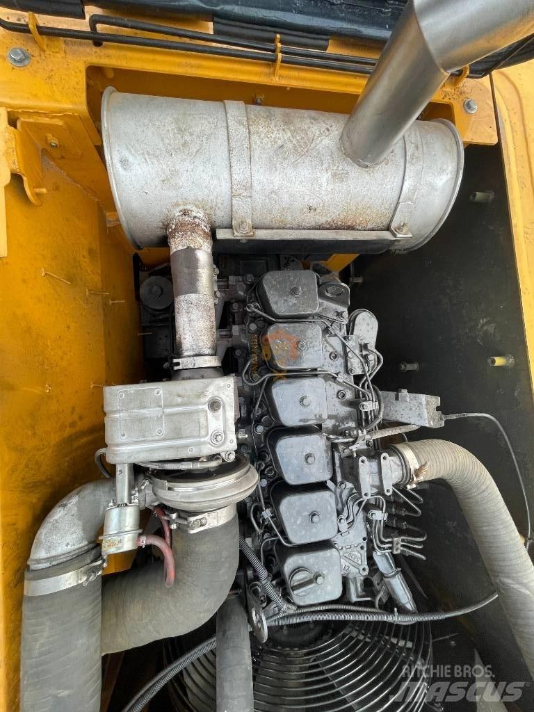 Hyundai 210W-9 Pelle sur pneus