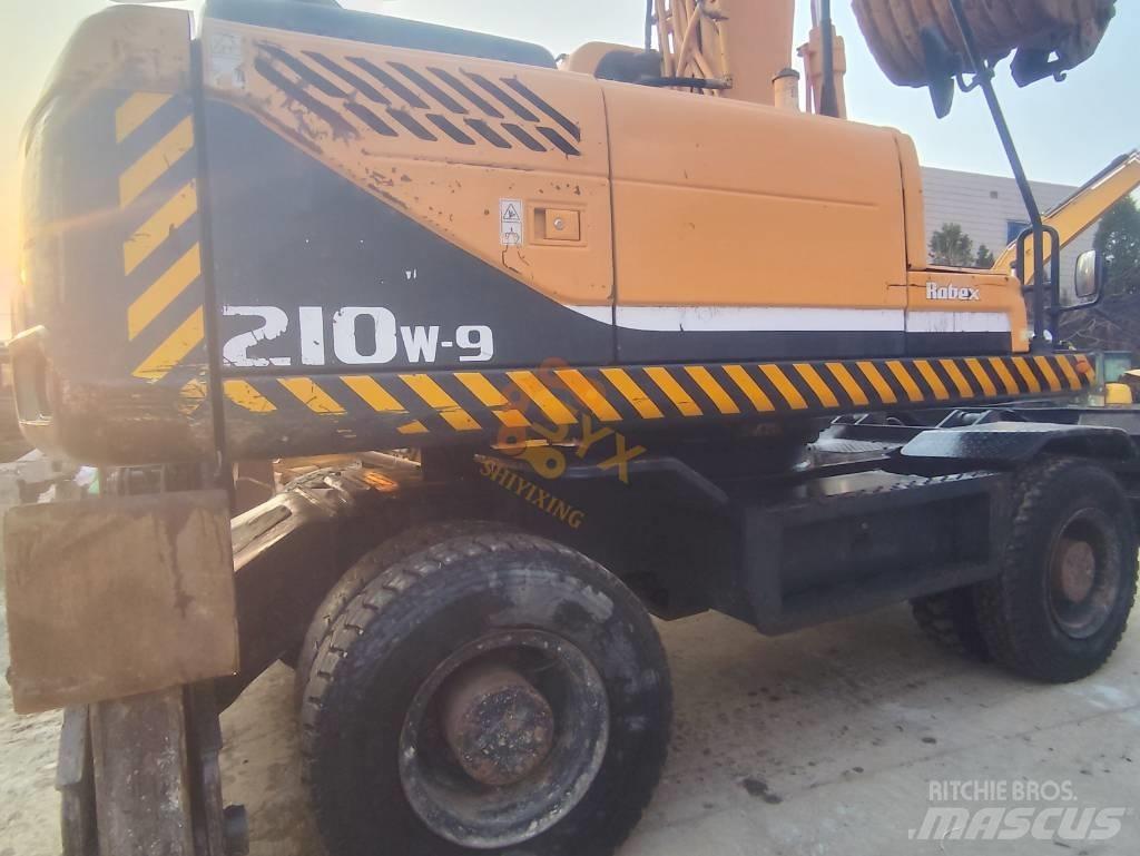 Hyundai 210W-9 Pelle sur pneus